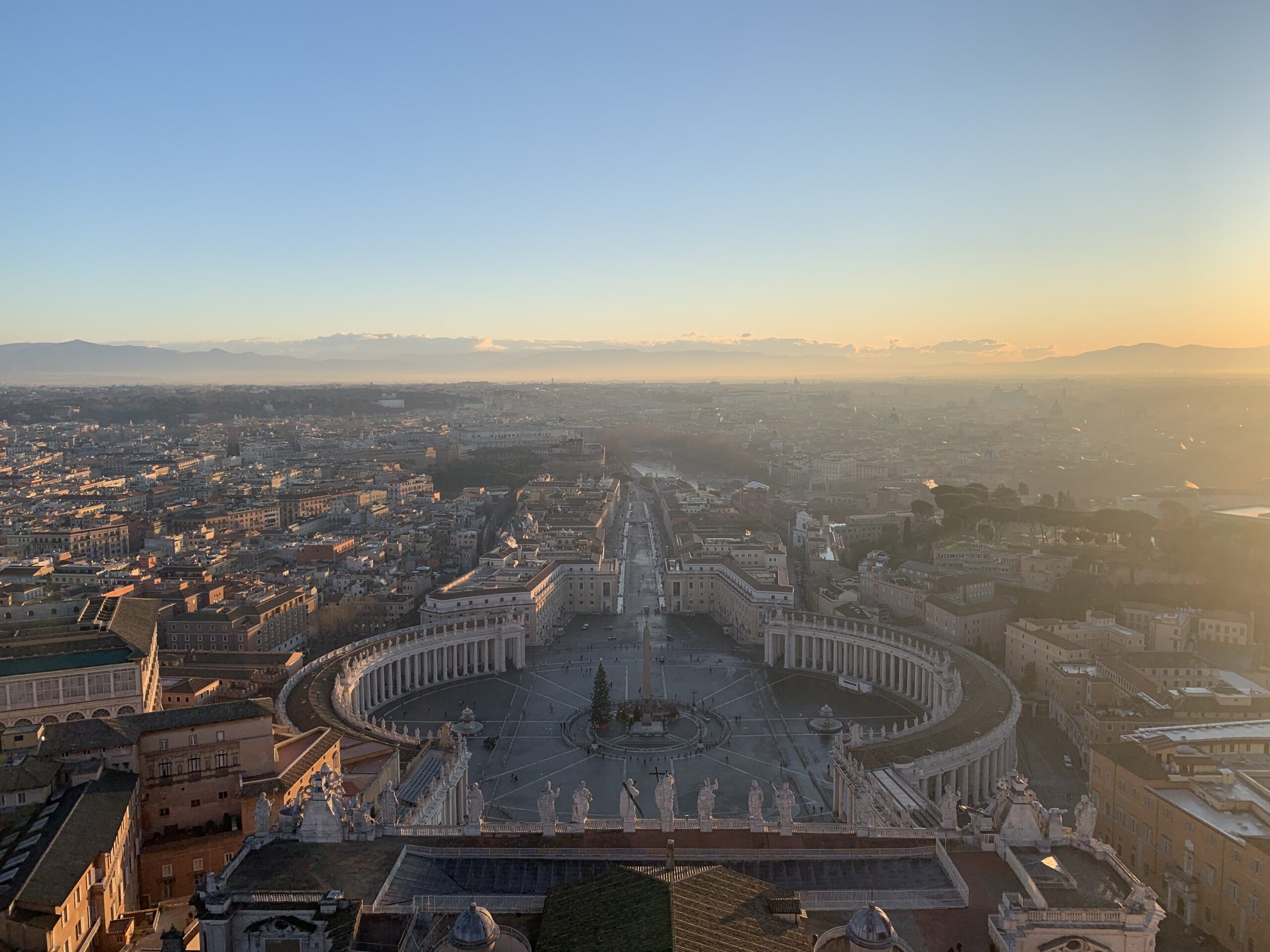 HISTÓRIA E ARQUITETURA DA BASÍLICA DE SÃO PEDRO