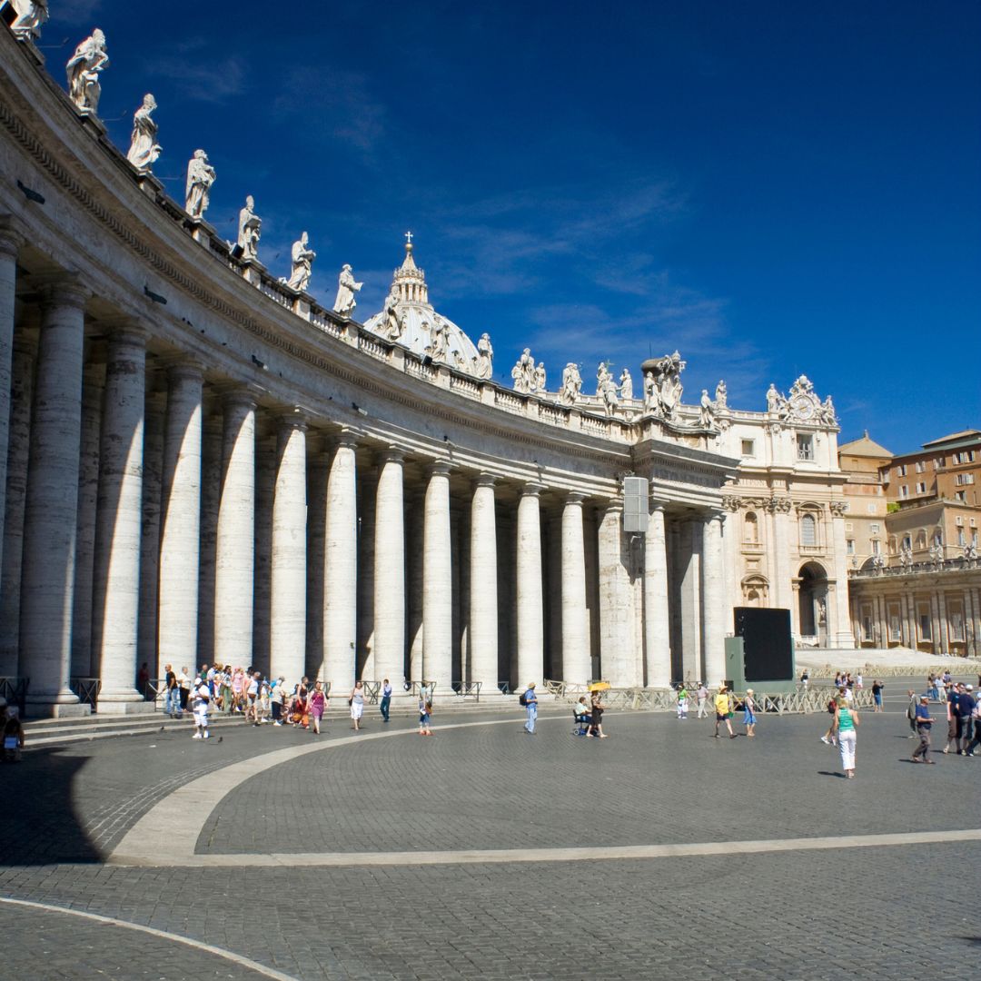 PRAÇA DE SÃO PEDRO: A HISTÓRIA POR TRÁS DA PRAÇA MAIS FAMOSA DO MUNDO